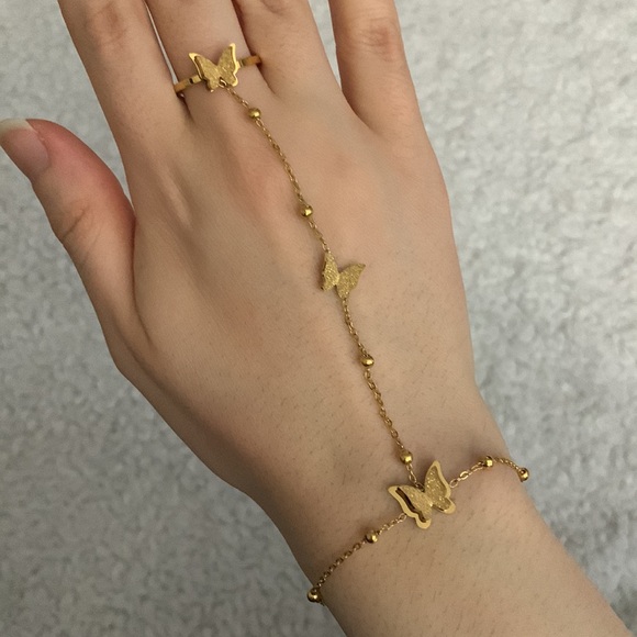 Gold Butterfly Hand Chain - Picture 3 of 17